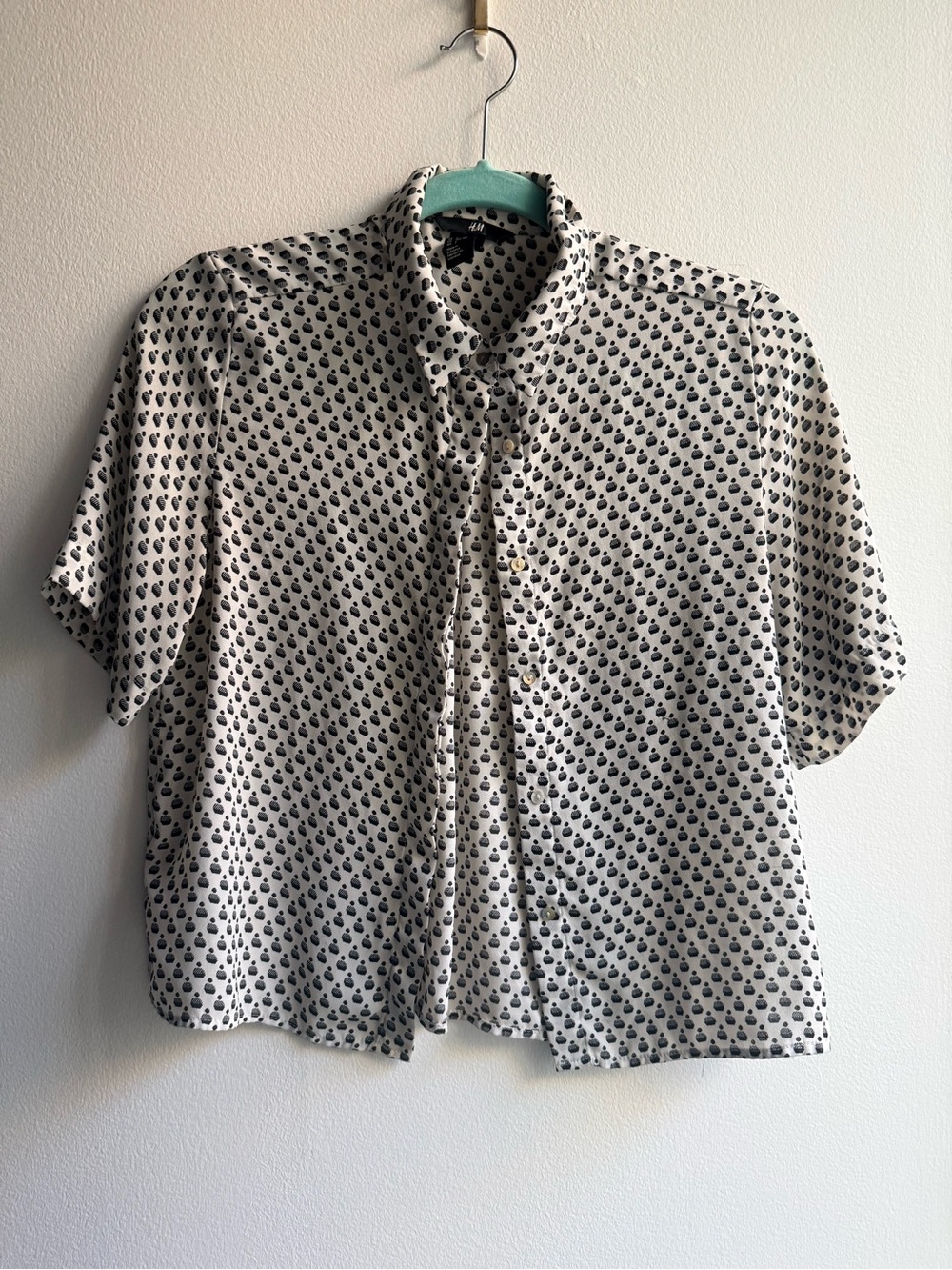 H&M White Short-Sleeve Button-Up Blouse with Black Heart Print